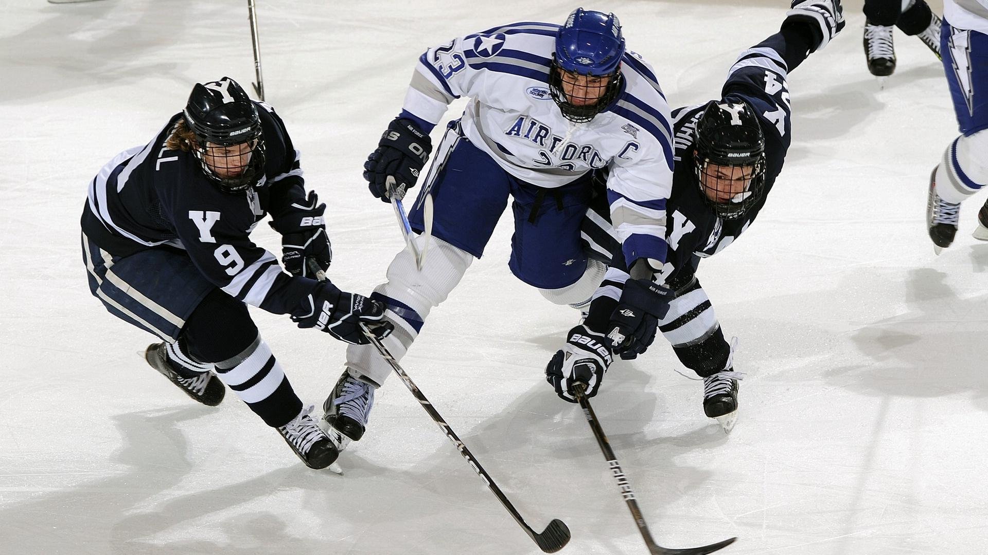 库里外线连续命中勇士再度逆转取胜，库里又创一神迹!仅用22场命中就100记三分