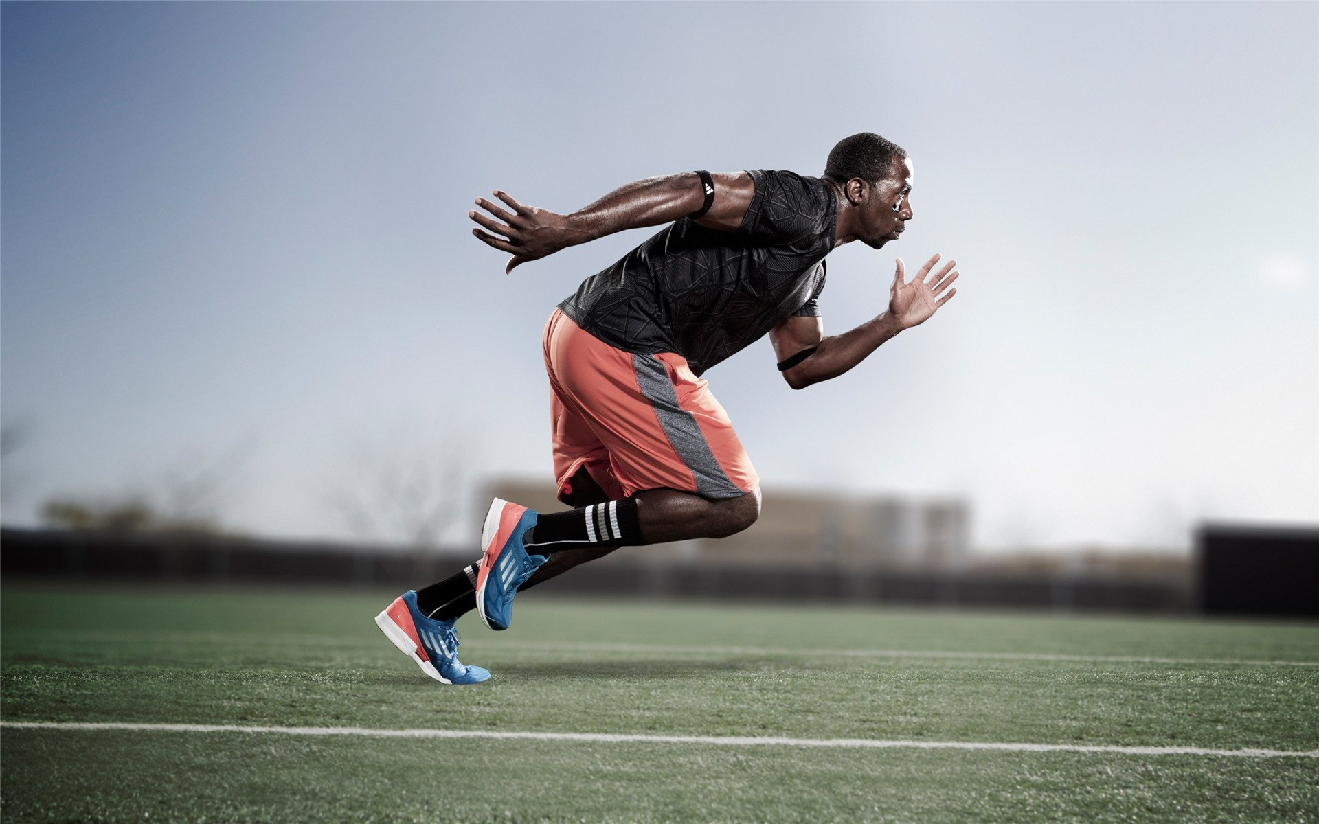 爱游戏娱乐网址-瑞·弗兰：全黑队外线的“全能战士”，在攻守两端都能打出高水平表现